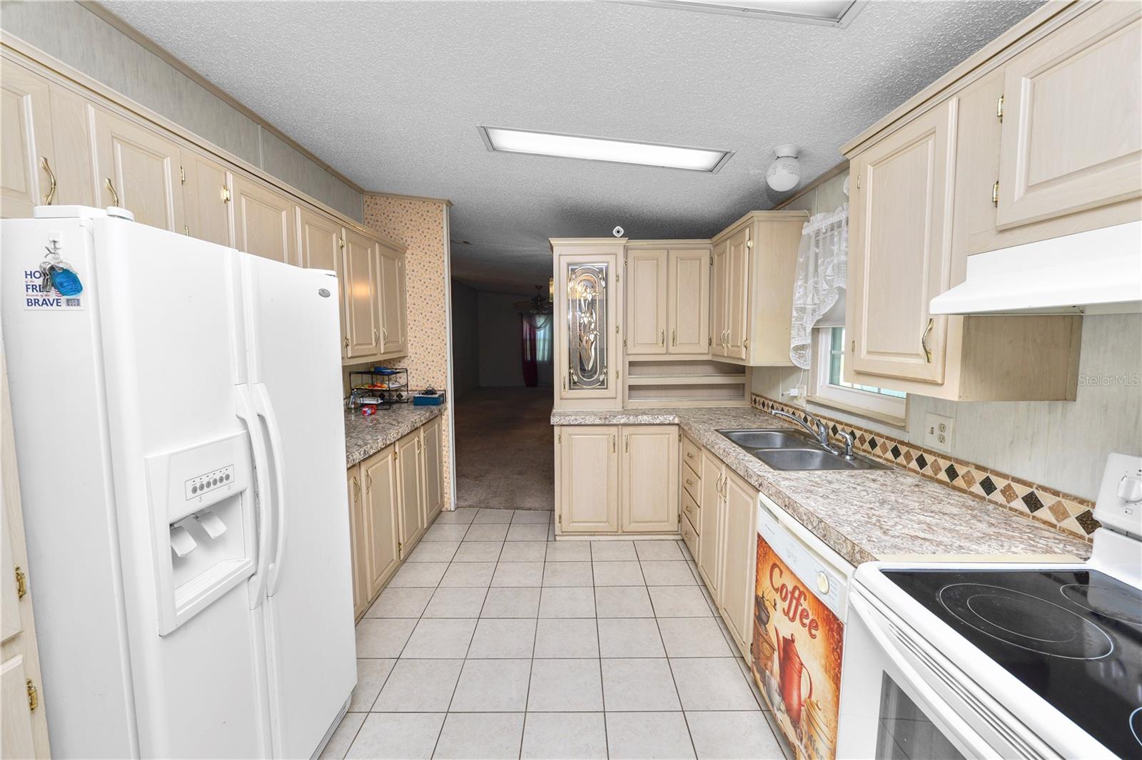 VILLAGE UNIT 03 LAKELAND - Residential