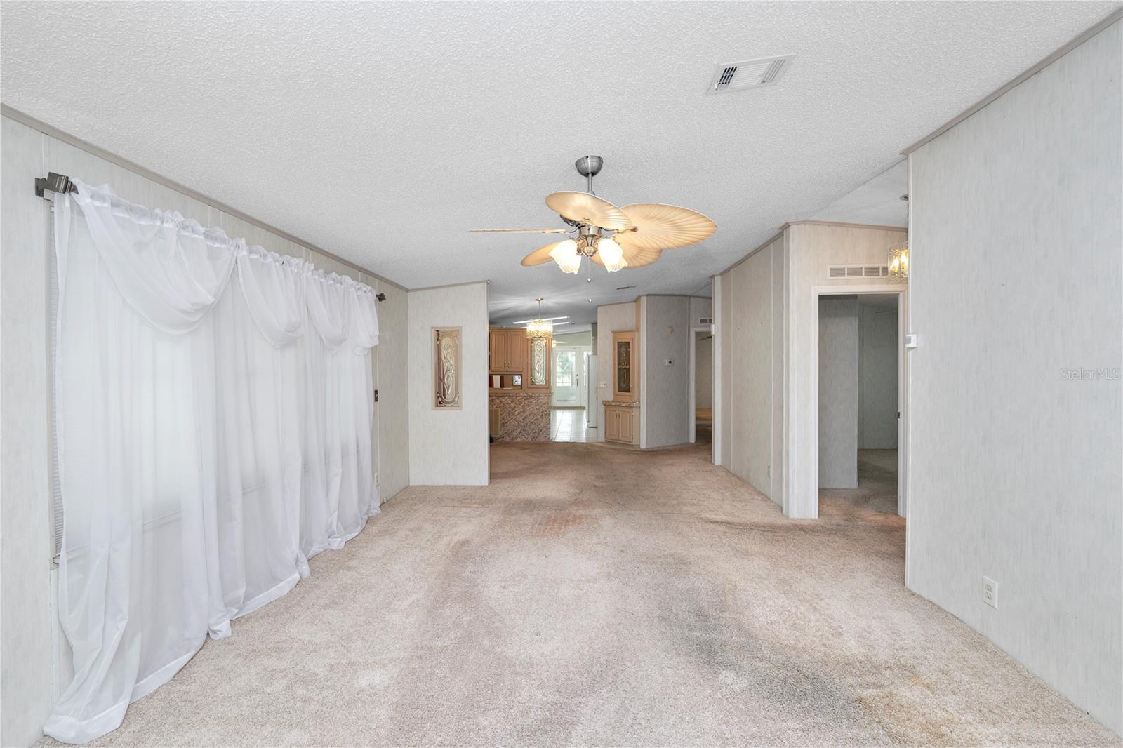 VILLAGE UNIT 03 LAKELAND - Residential