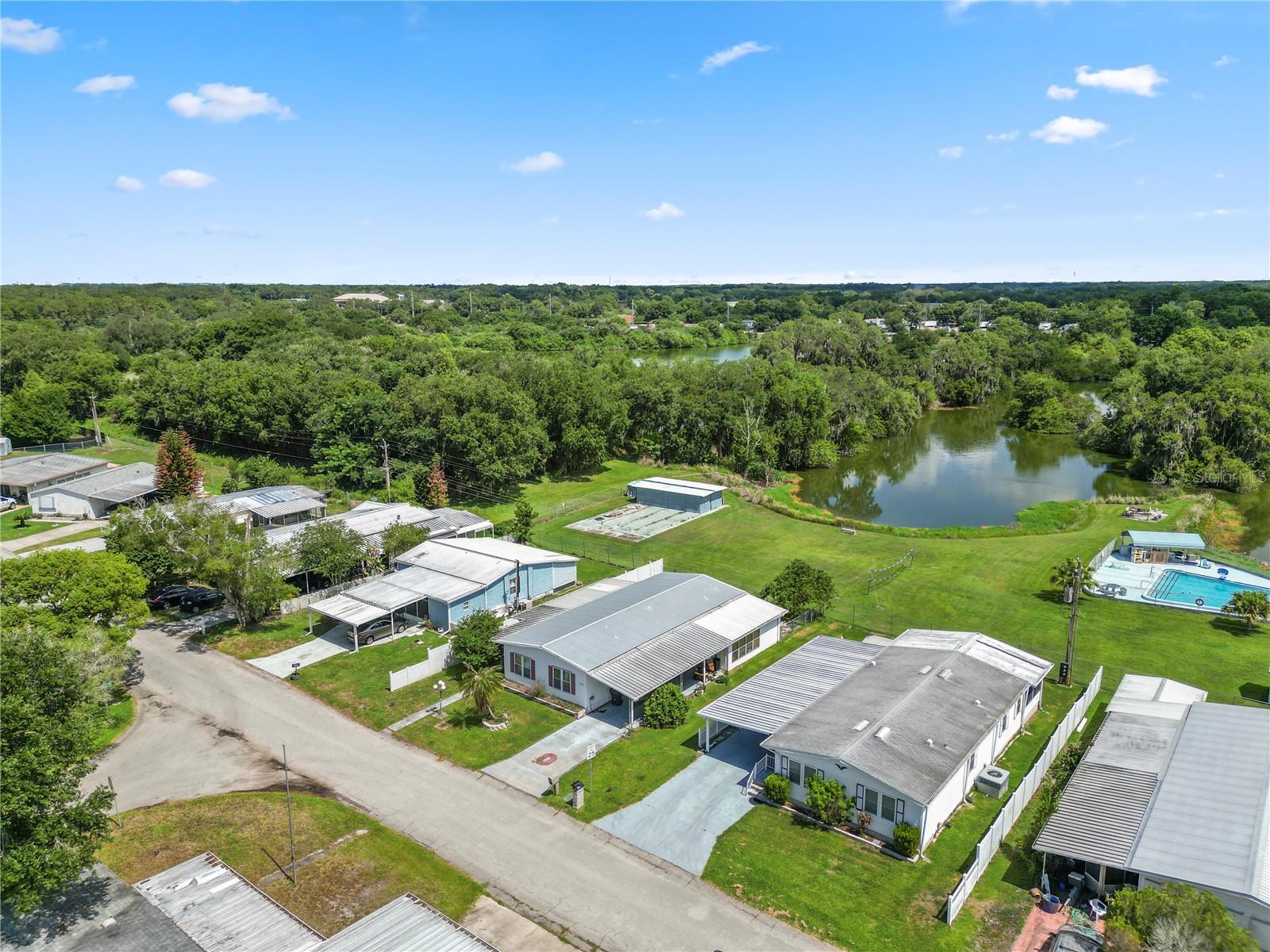 VILLAGE UNIT 03 LAKELAND - Residential