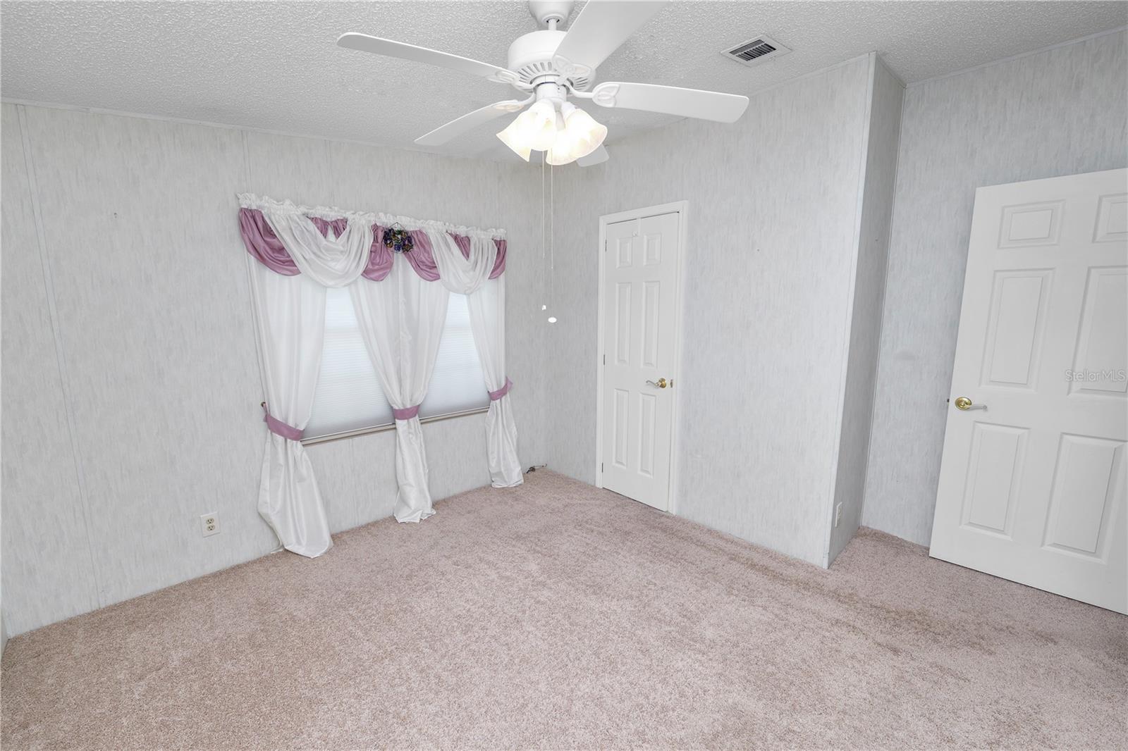 VILLAGE UNIT 03 LAKELAND - Residential