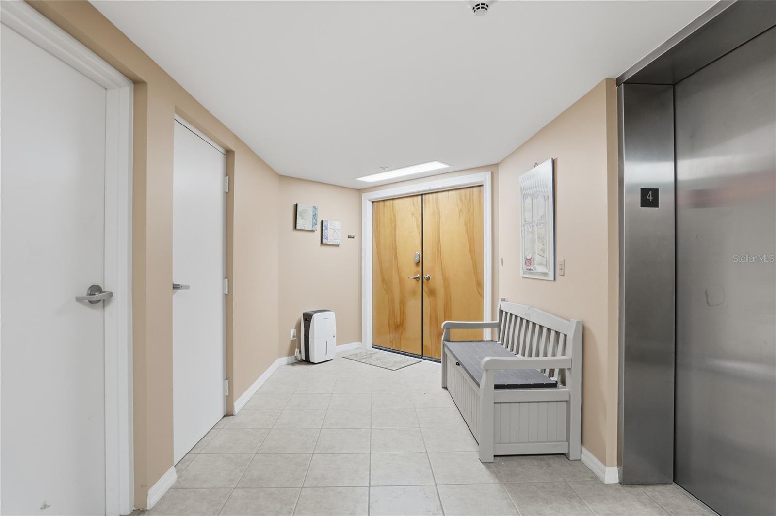 LA CONTESSA CONDO - Residential