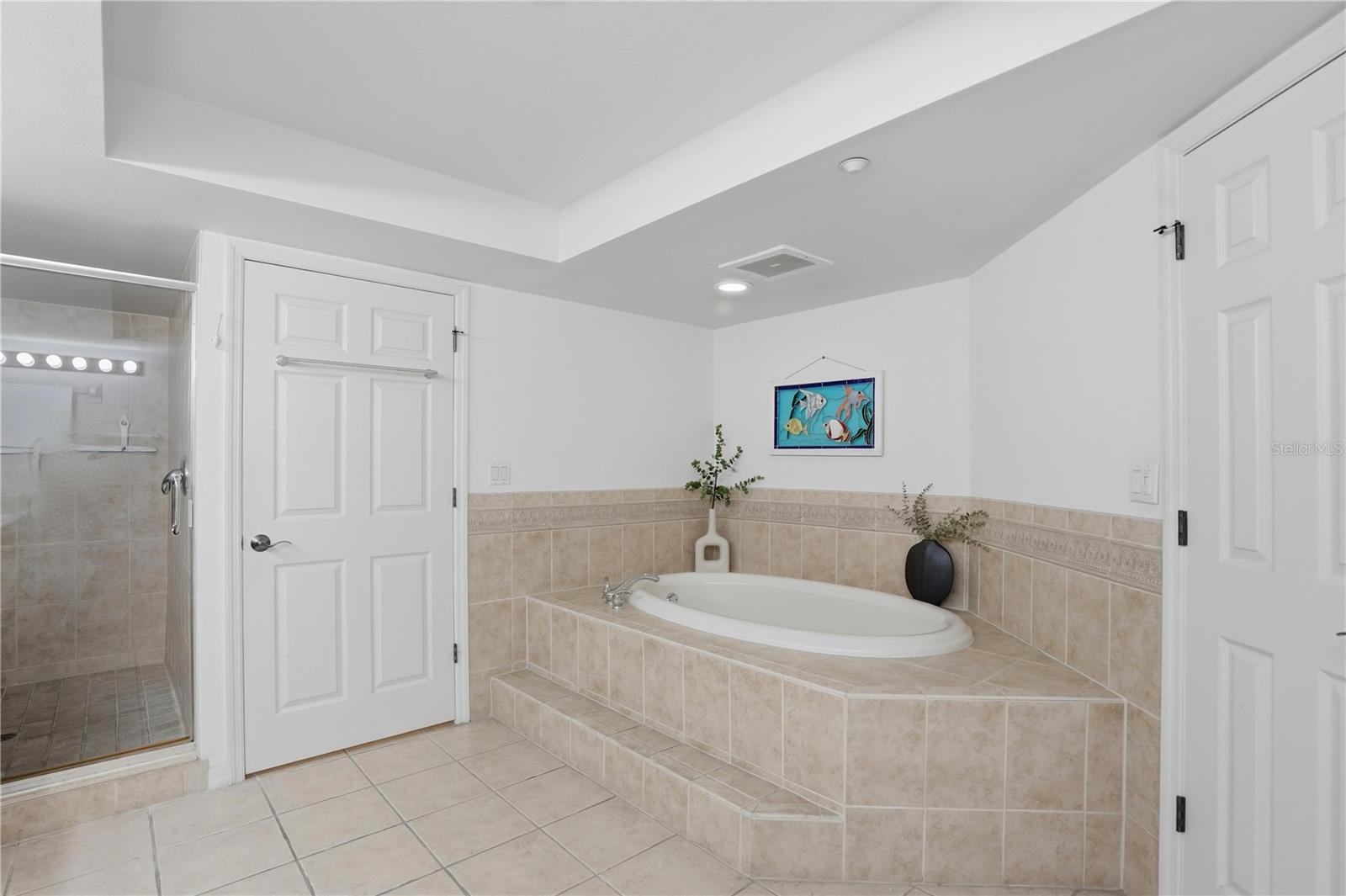 LA CONTESSA CONDO - Residential