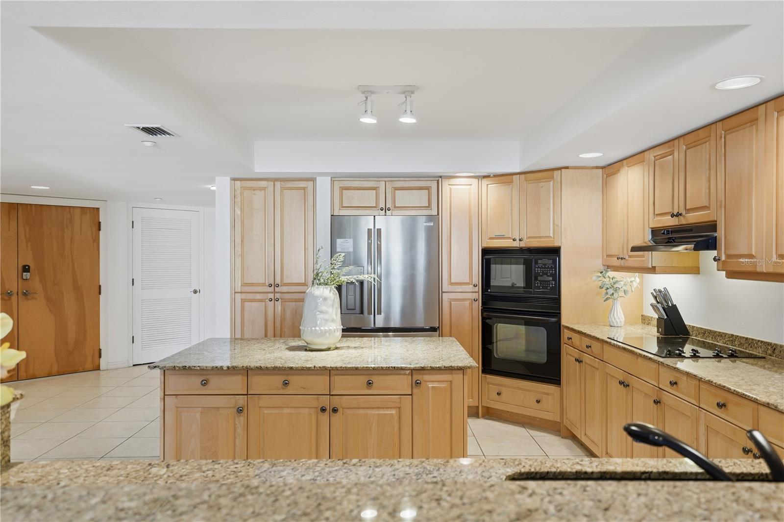 LA CONTESSA CONDO - Residential