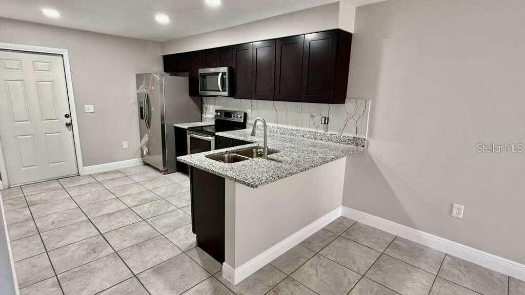 LAKE HART ESTATES - Residential Lease