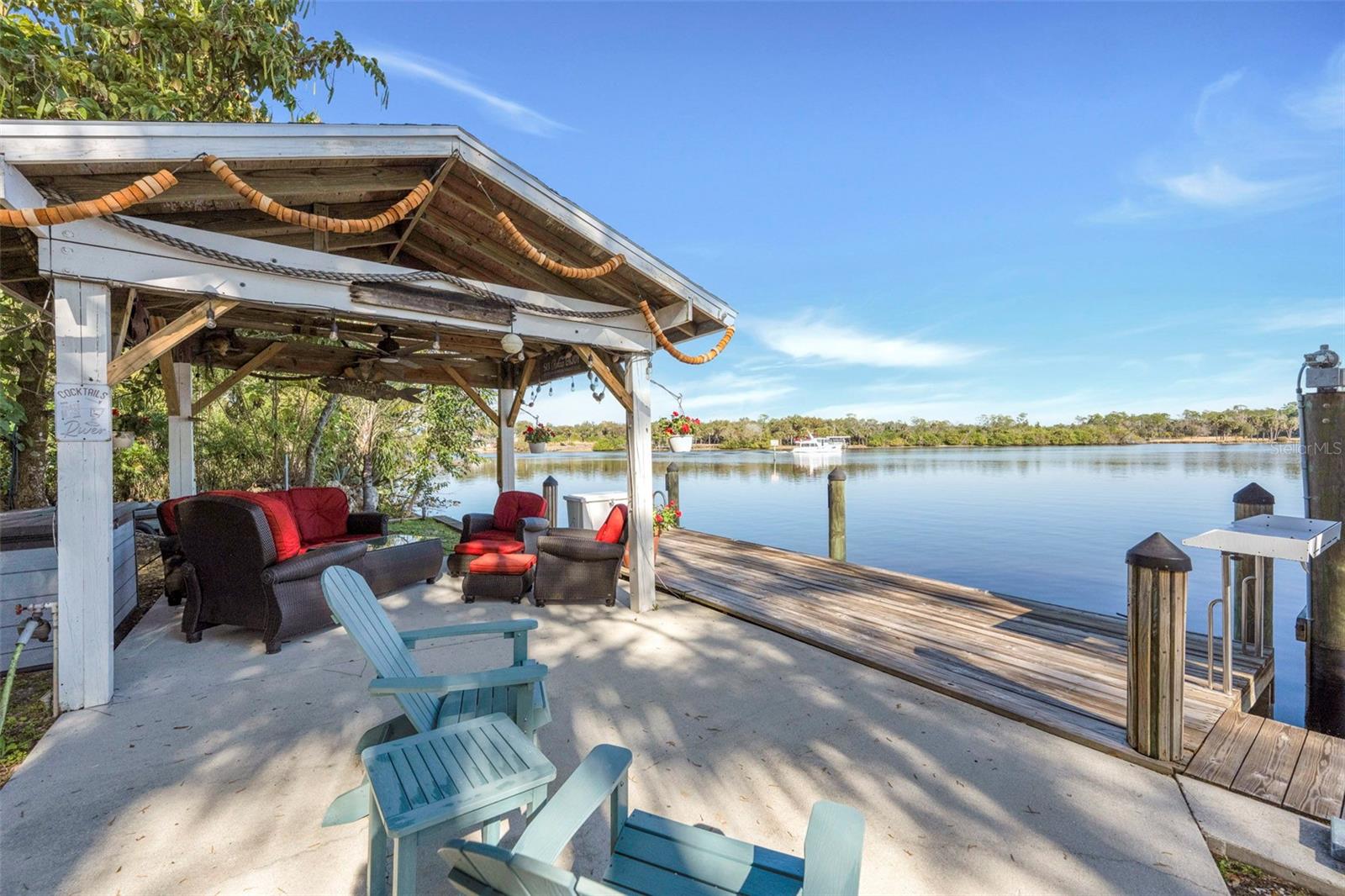 PARADISE SHORES - Residential