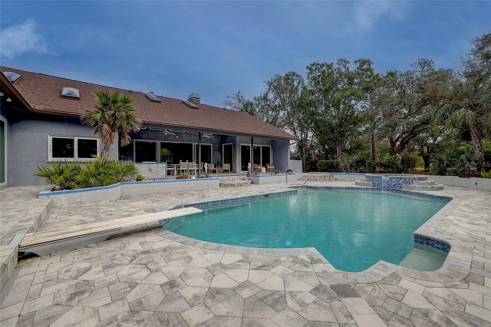 KENT ACRES - Residential