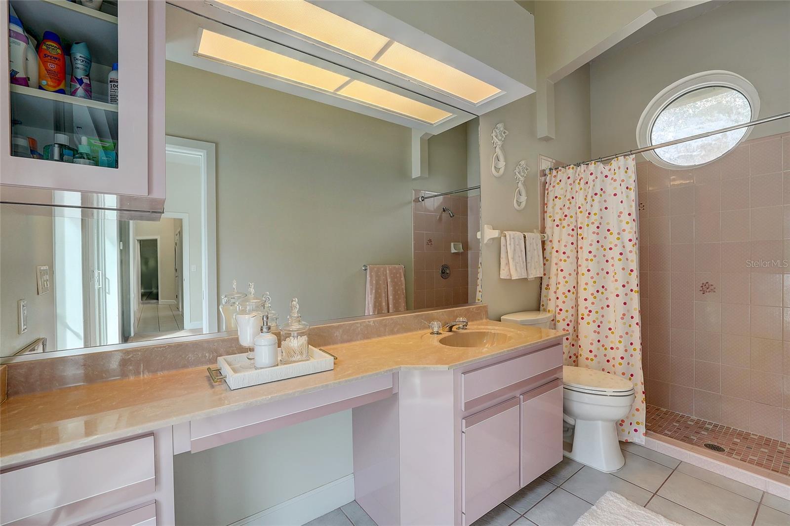 KENT ACRES - Residential