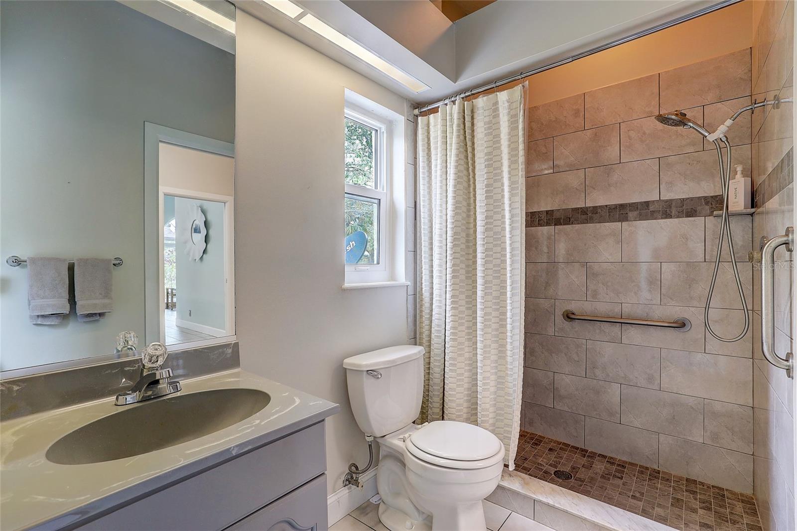 KENT ACRES - Residential