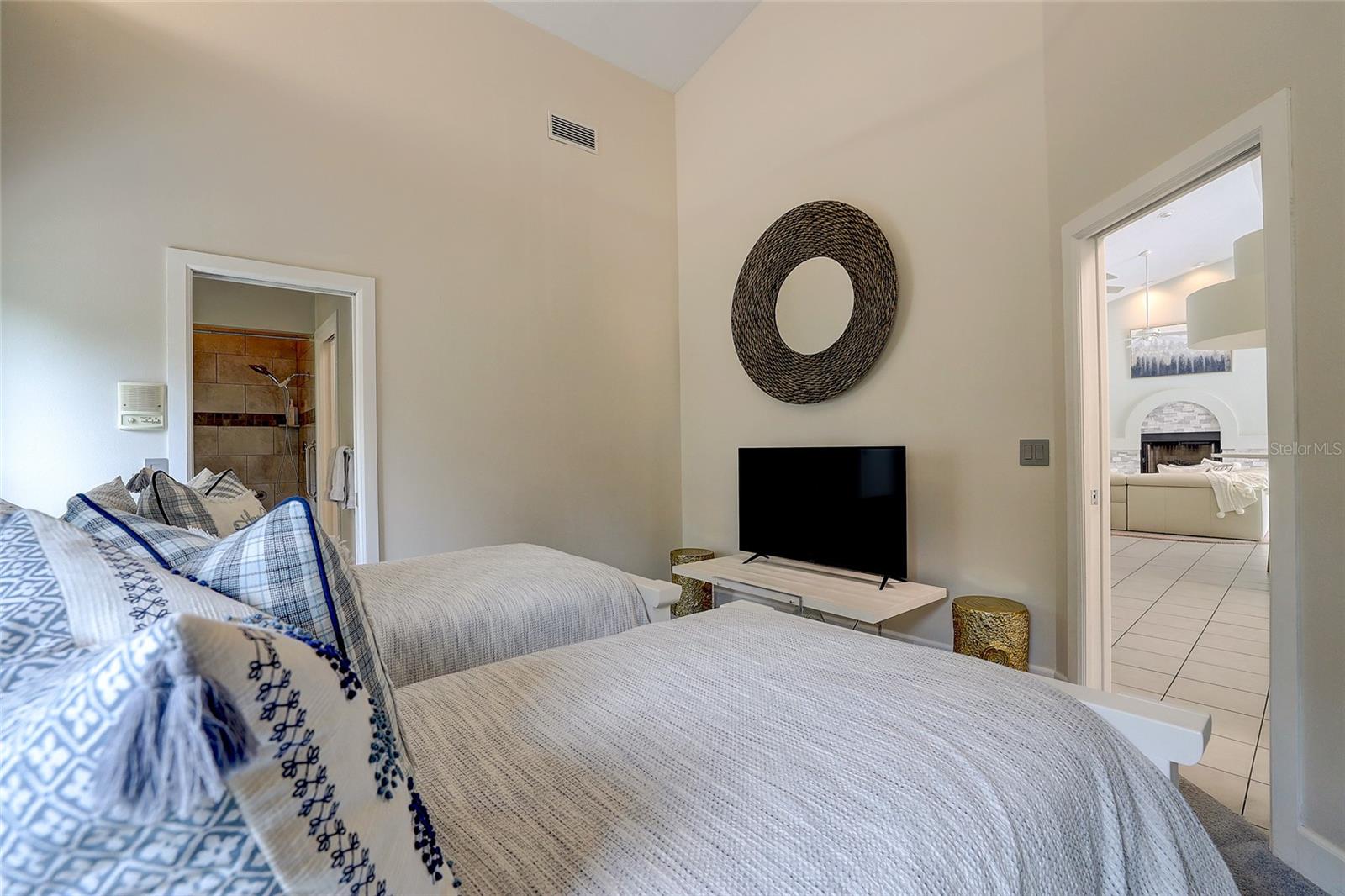 KENT ACRES - Residential