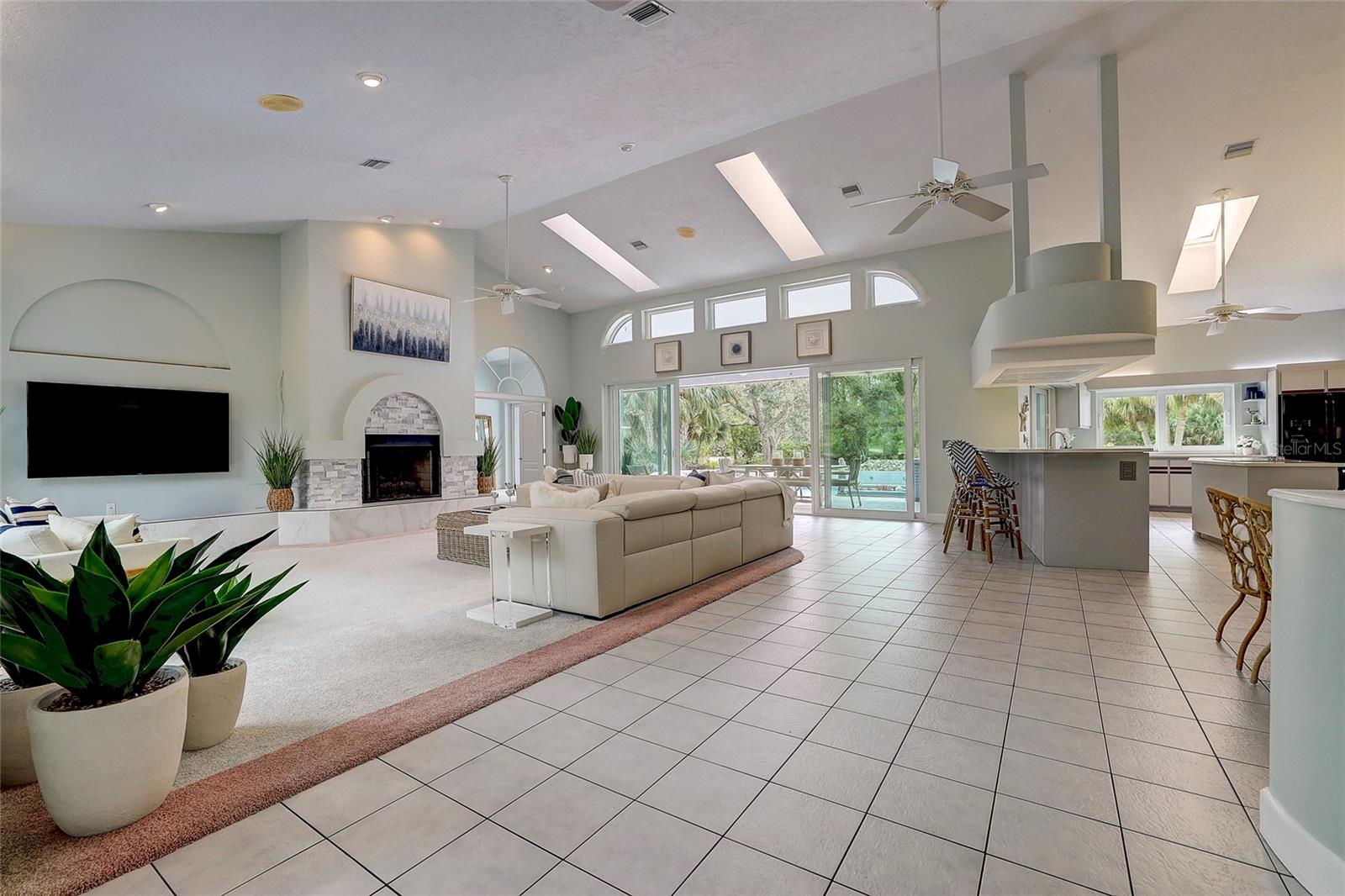 KENT ACRES - Residential