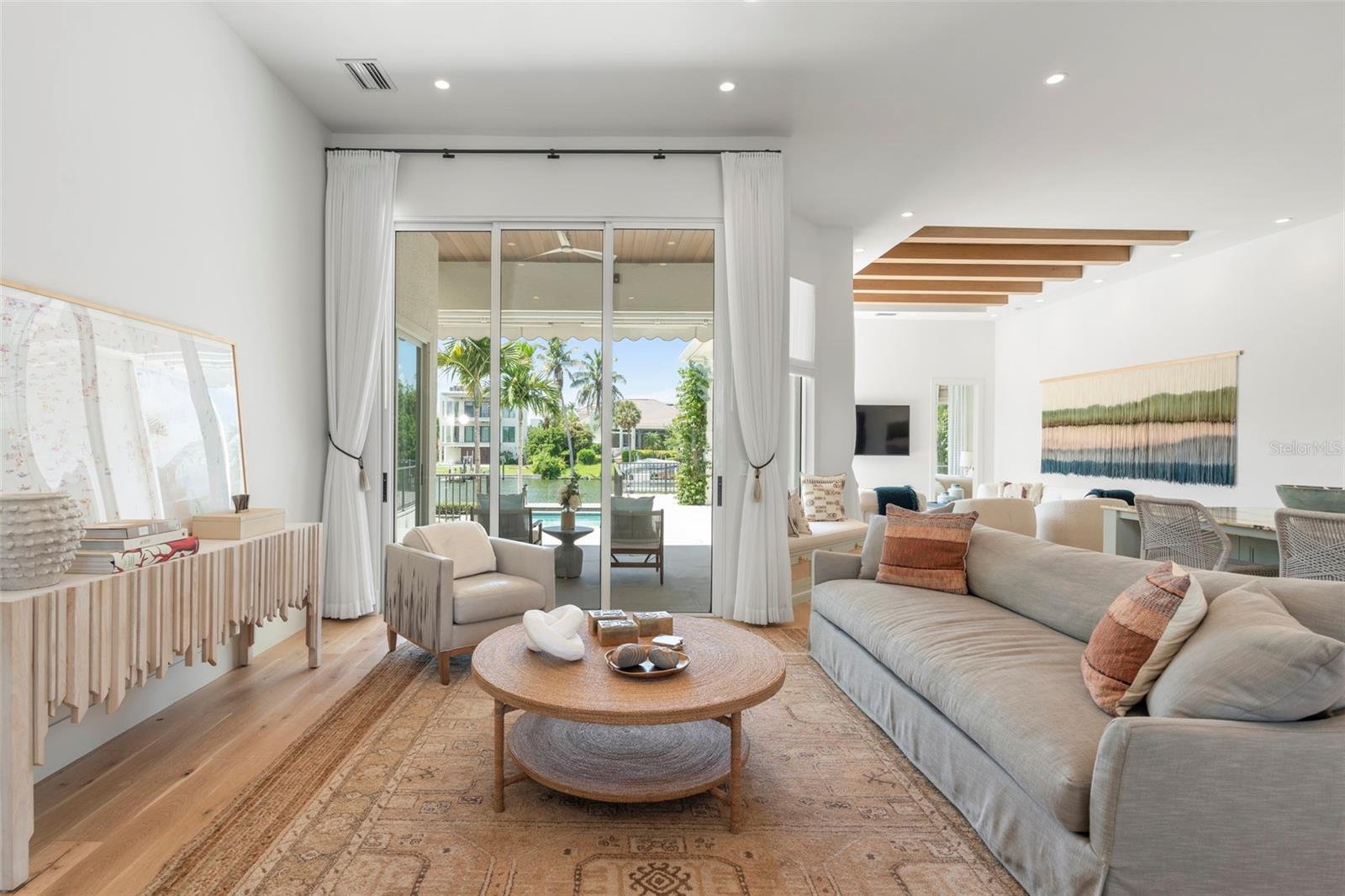 JOHN RINGLING ESTATES ST ARMANDS DIV 01 - Residential