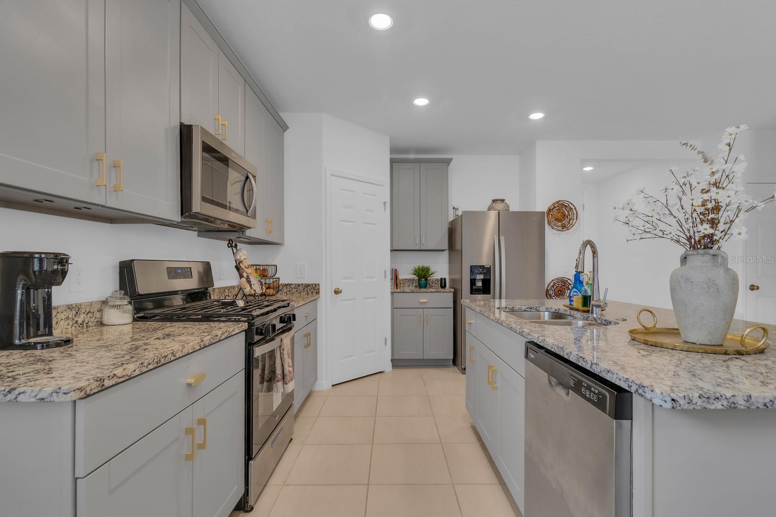 TWIN LAKES PH 7A - Residential