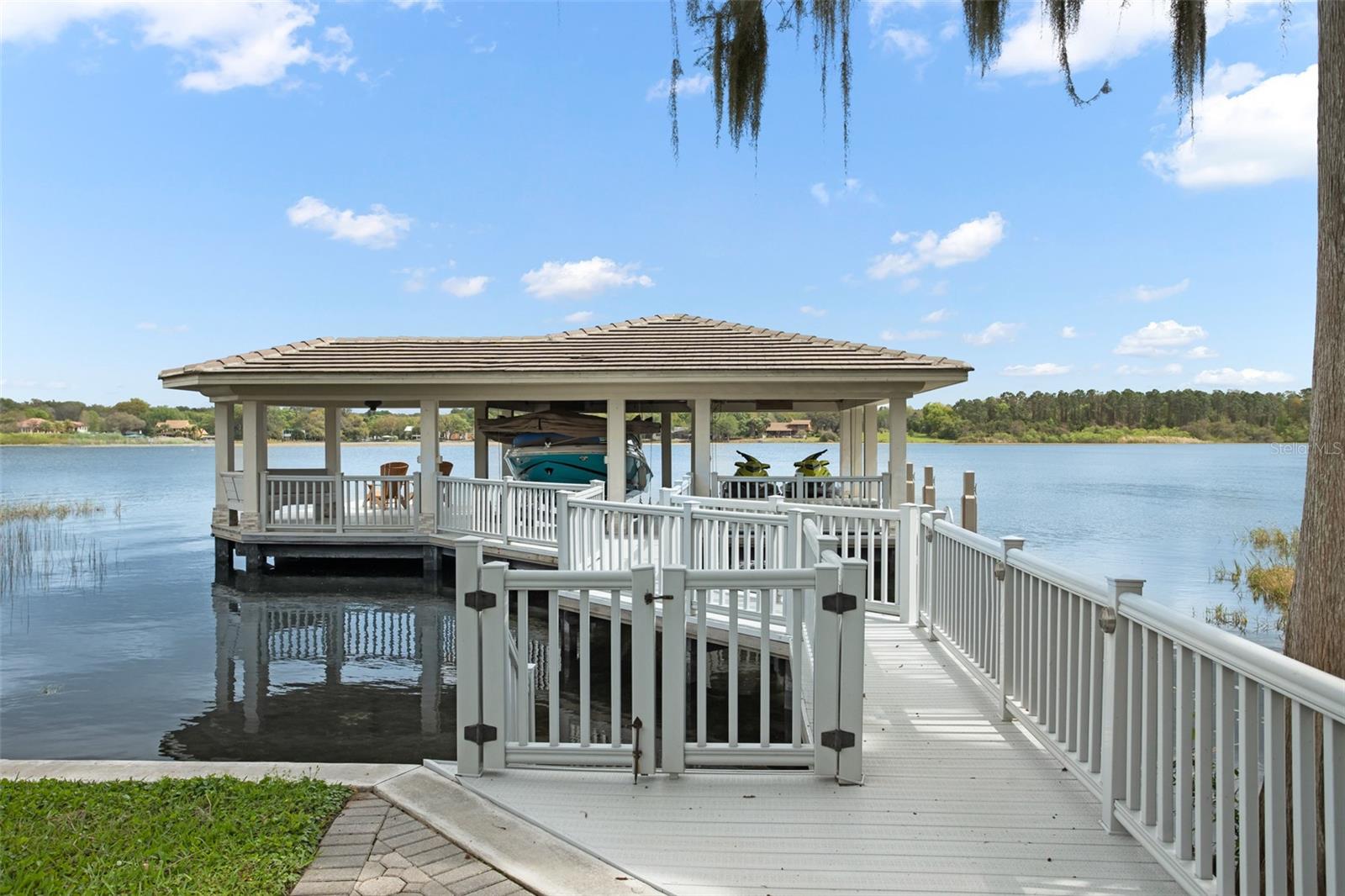 SUNSET BAY - Residential