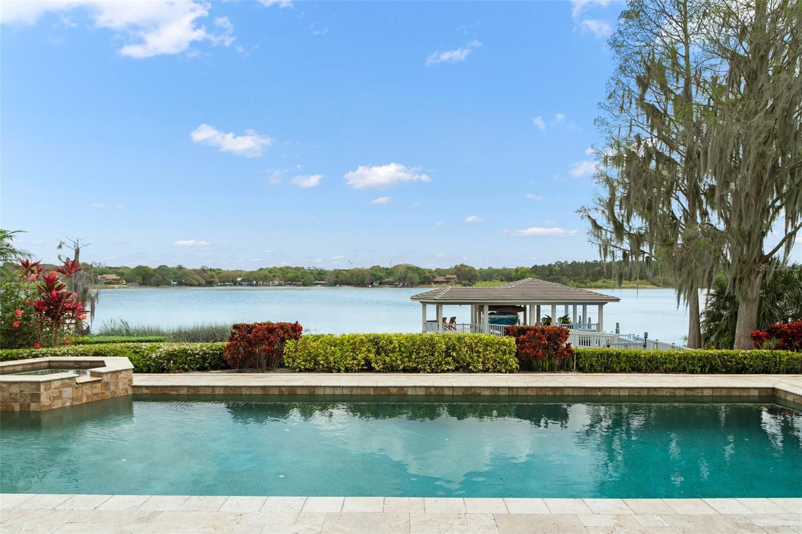 SUNSET BAY - Residential