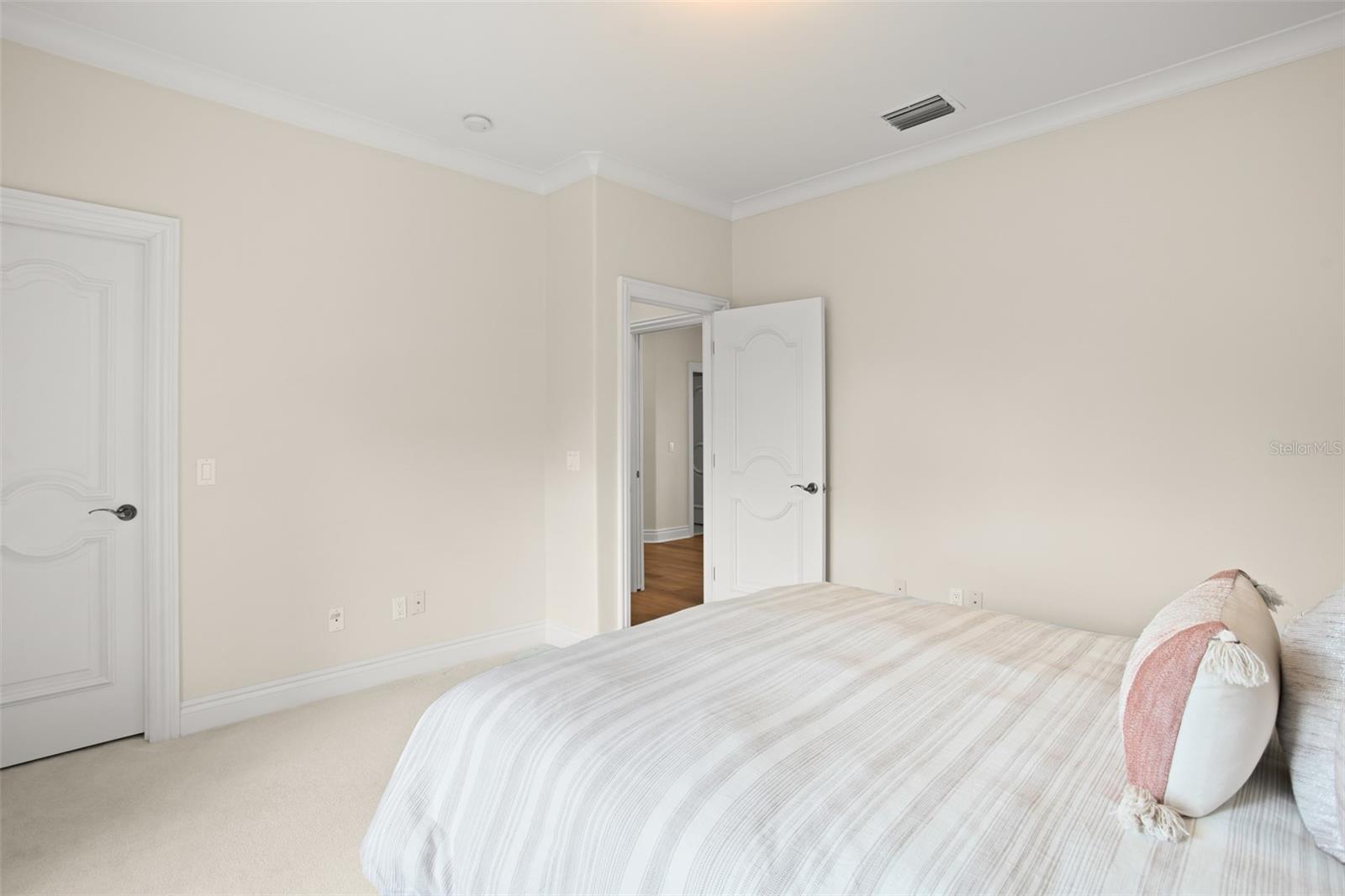 SUNSET BAY - Residential