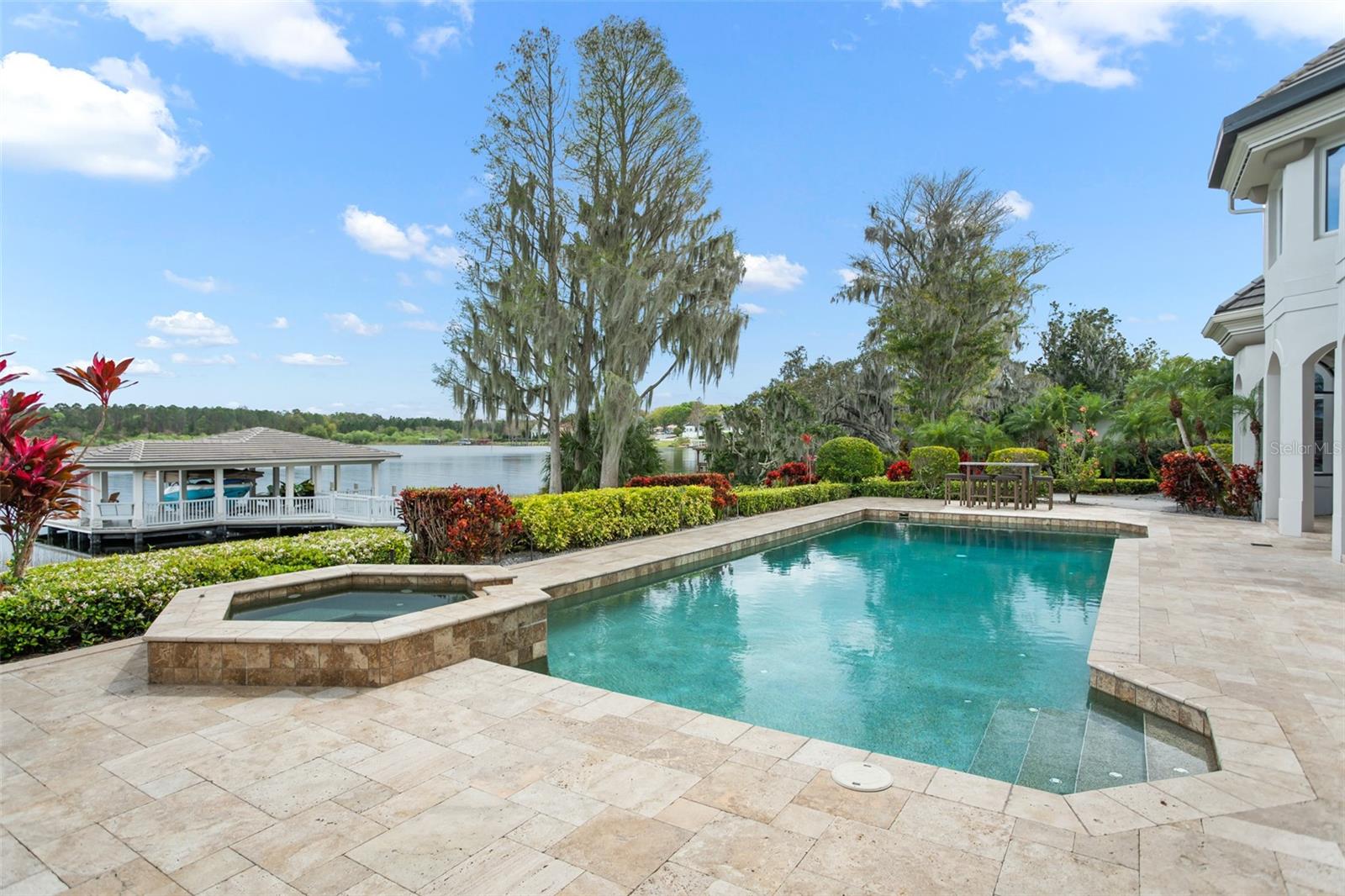 SUNSET BAY - Residential