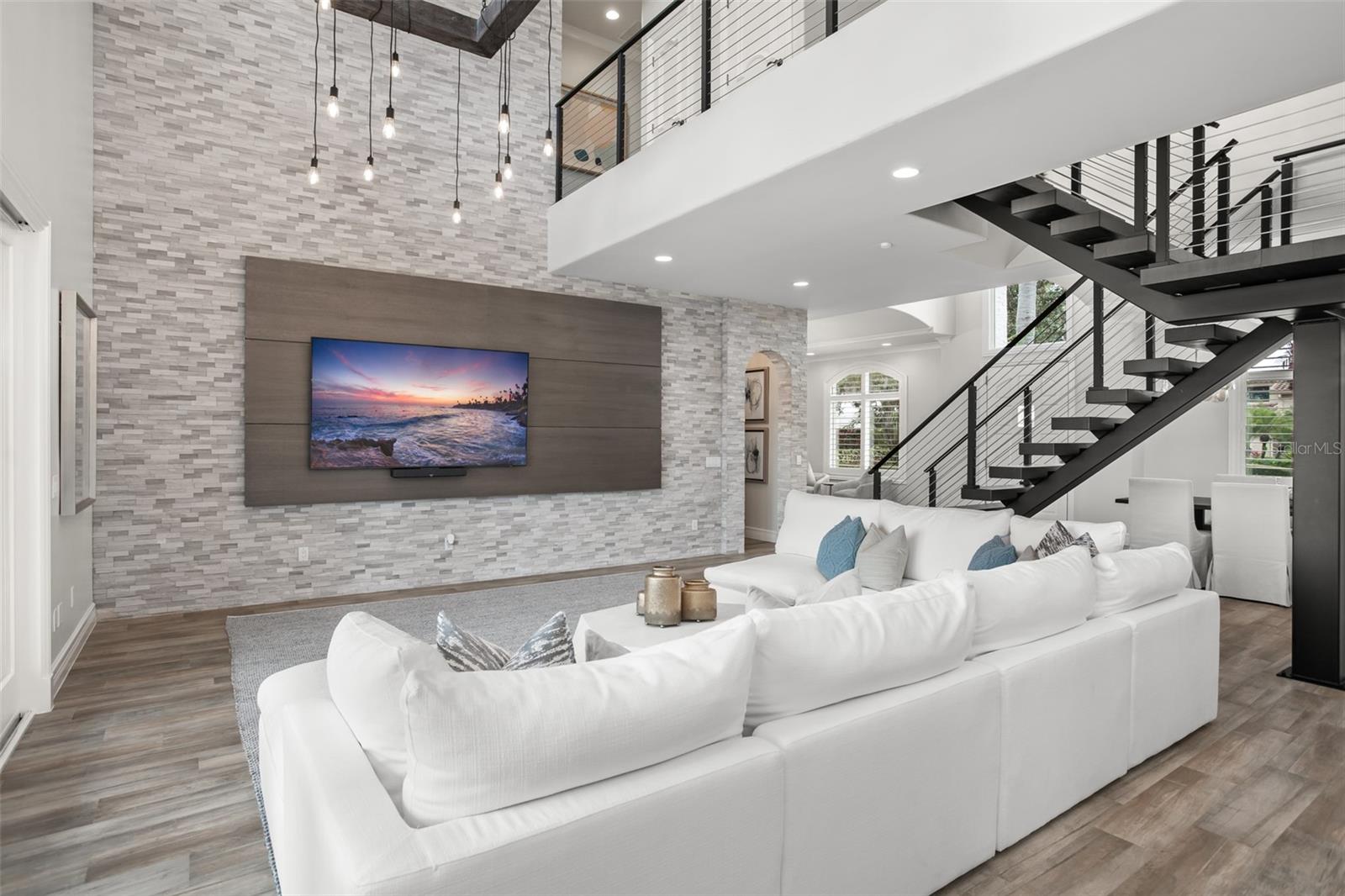 SUNSET BAY - Residential