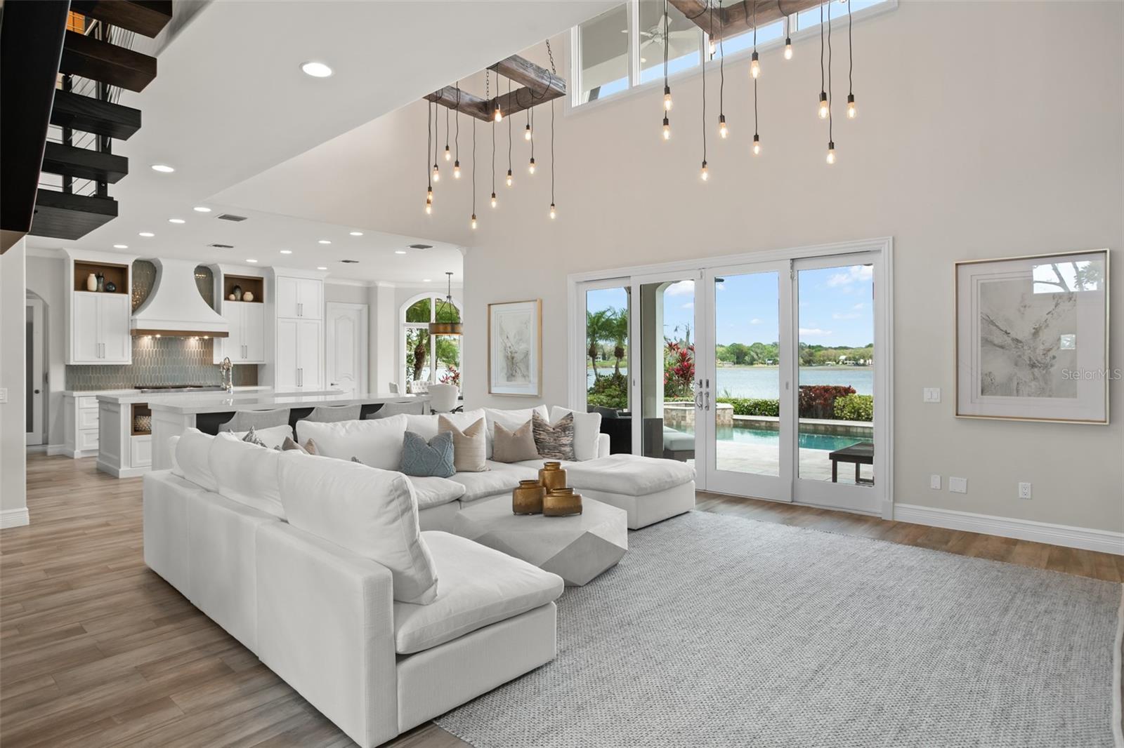 SUNSET BAY - Residential