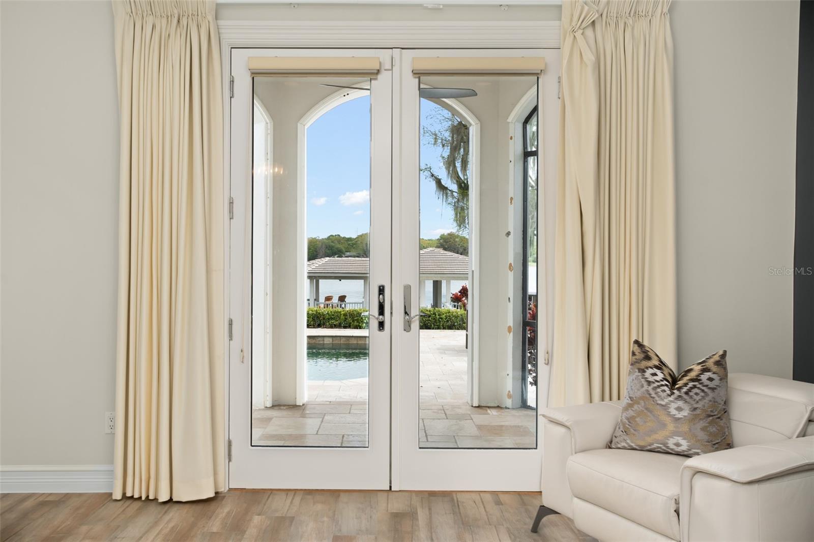 SUNSET BAY - Residential