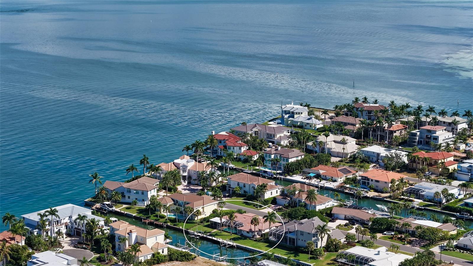 COUNTRY CLUB SHORES - Residential