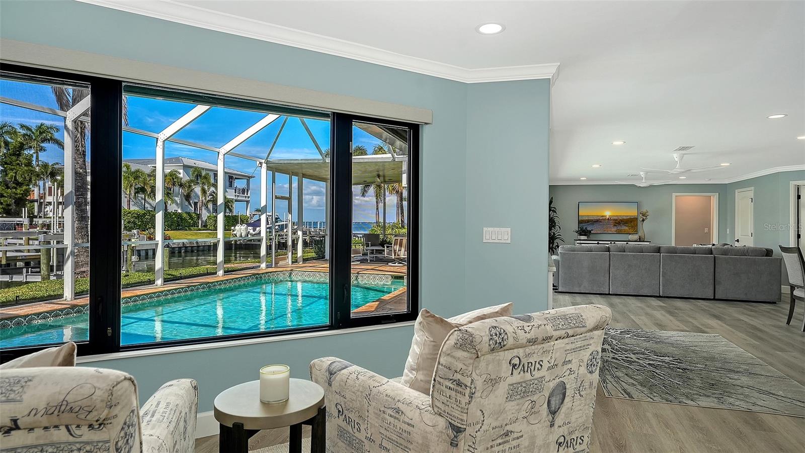 COUNTRY CLUB SHORES - Residential