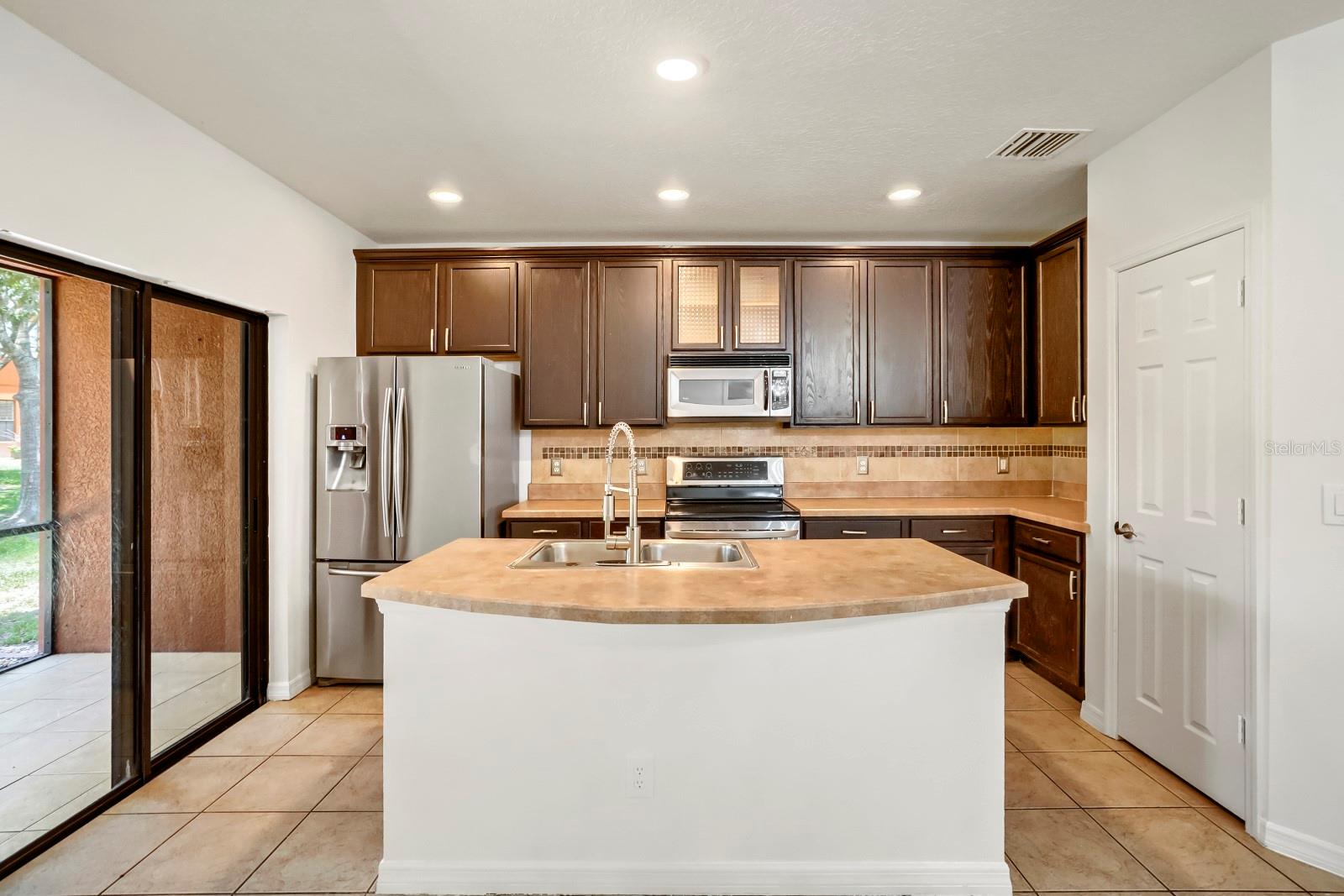 MEADOW POINTE PRCL 16 UNIT 3B - Residential