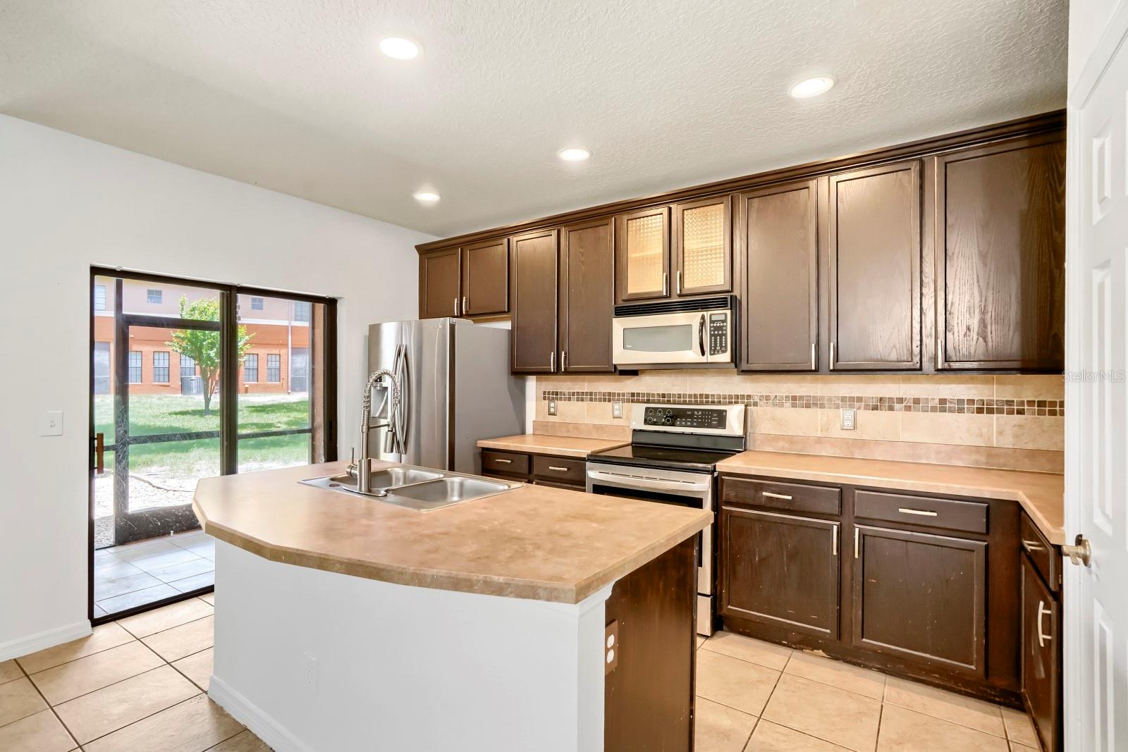 MEADOW POINTE PRCL 16 UNIT 3B - Residential