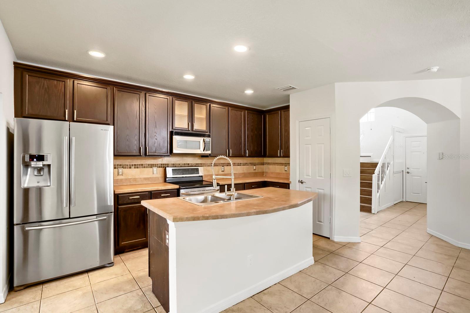 MEADOW POINTE PRCL 16 UNIT 3B - Residential