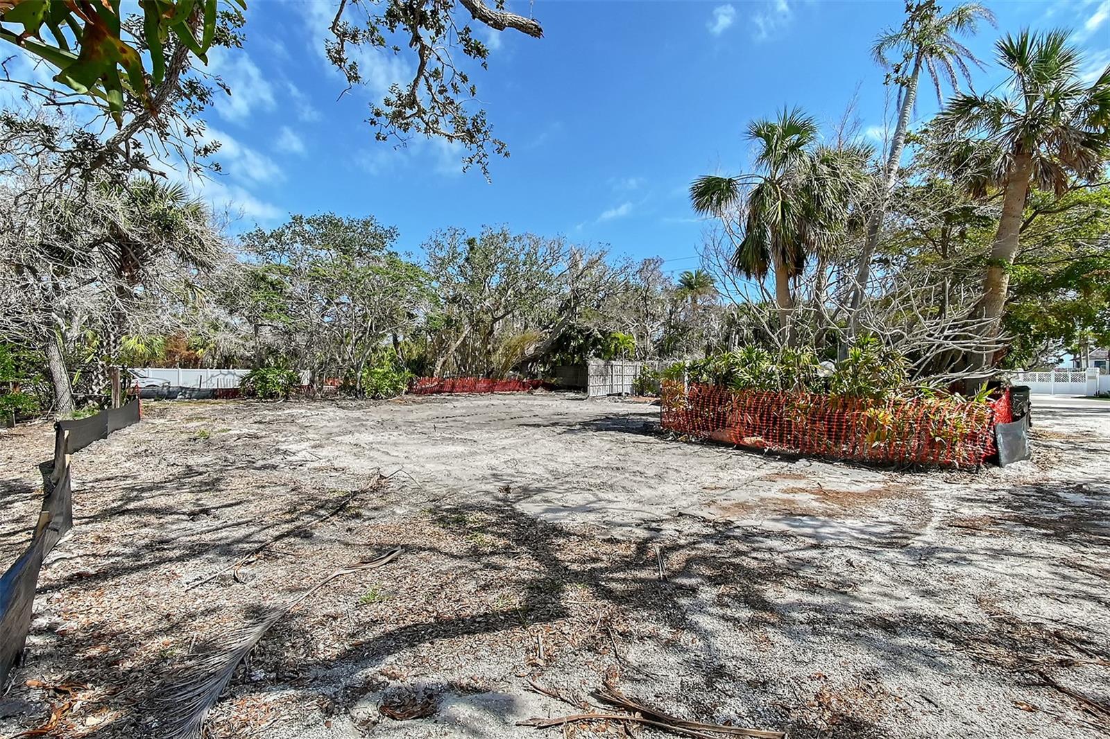 HERON LAGOON LODGES - Land