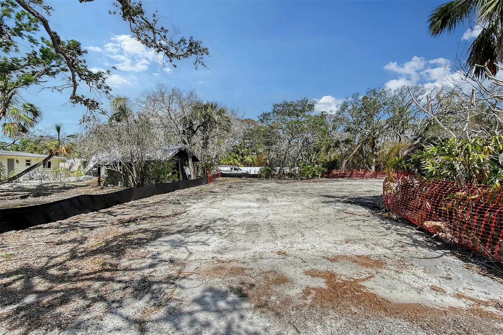 HERON LAGOON LODGES - Land