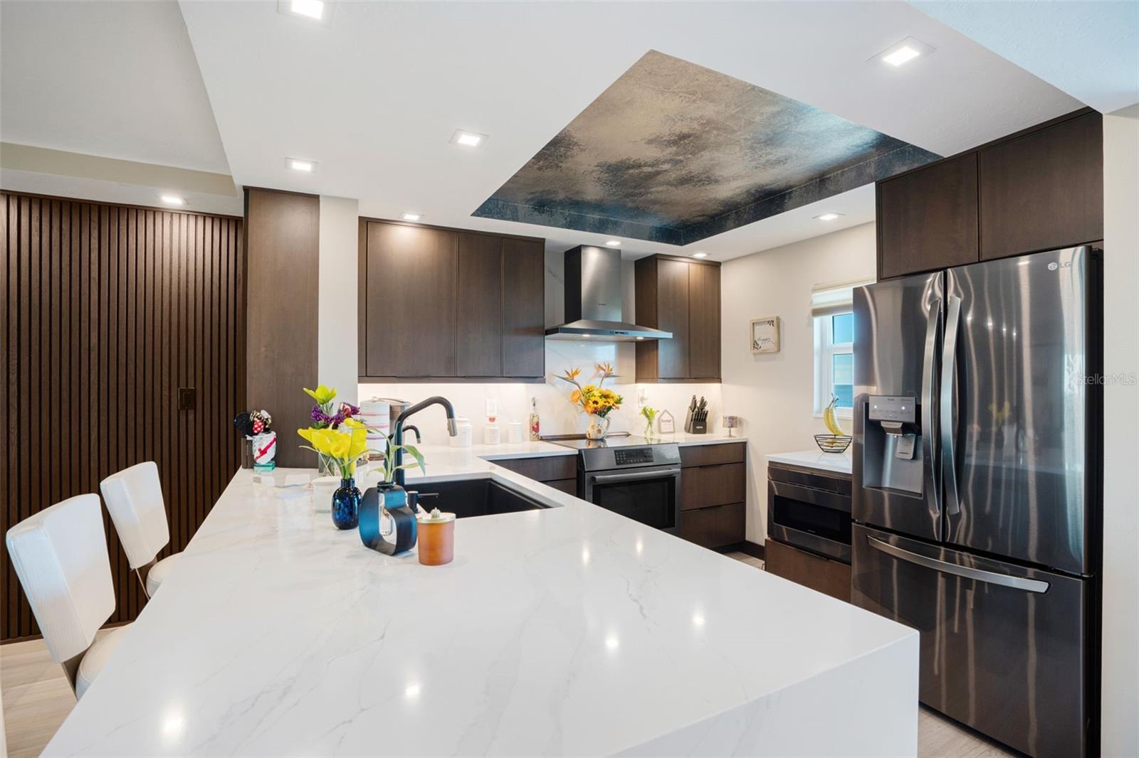 POINTE ON MIDNIGHT PASS - Residential