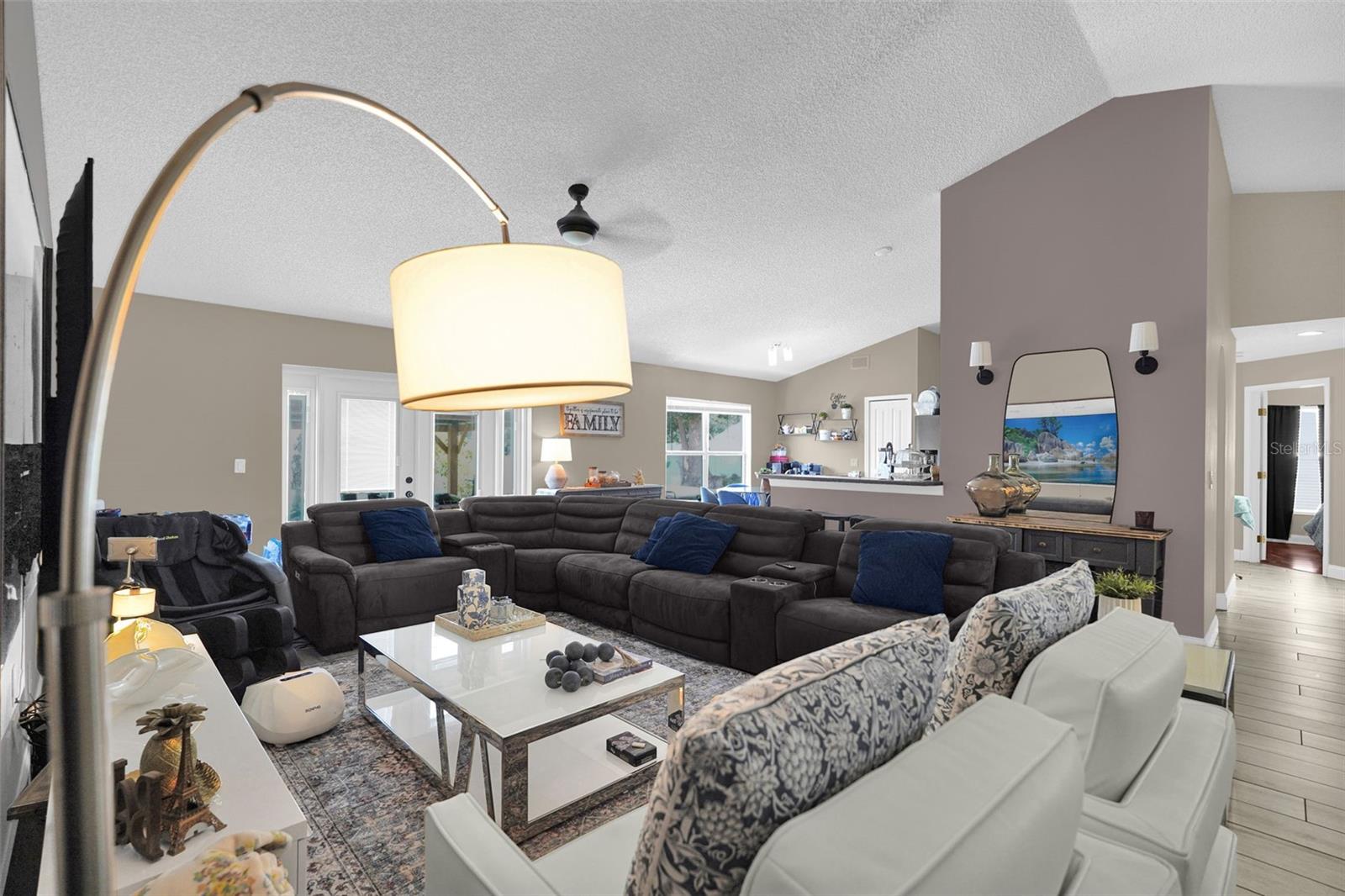 LAKE FLORENCE - Residential