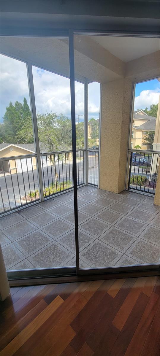 OXFORD PLACE AT TAMPA PALMS A - Residential