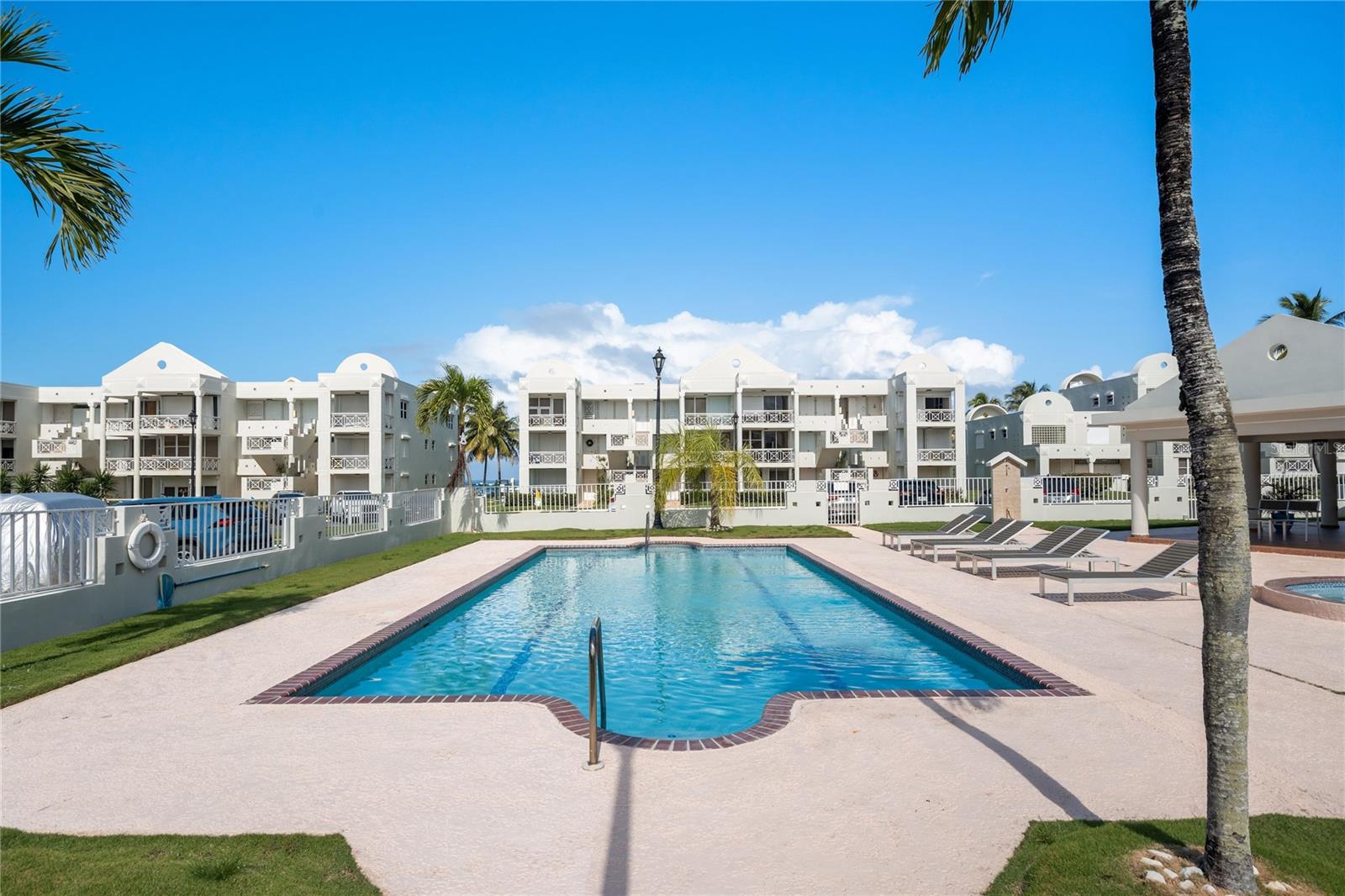 COSTA DORADA - Residential
