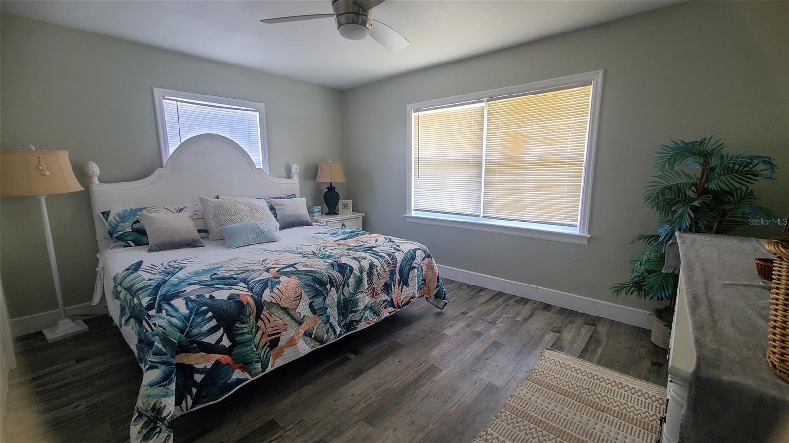 HARBOR OAKS - Residential