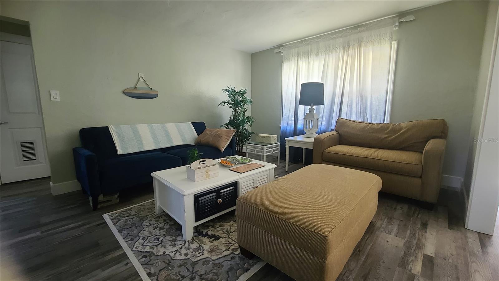 HARBOR OAKS - Residential