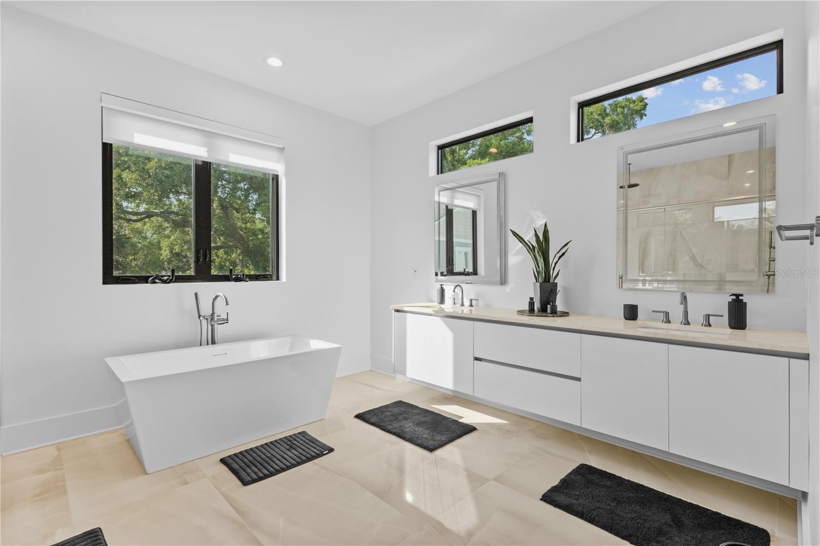RIVERSIDE NORTH - Residential