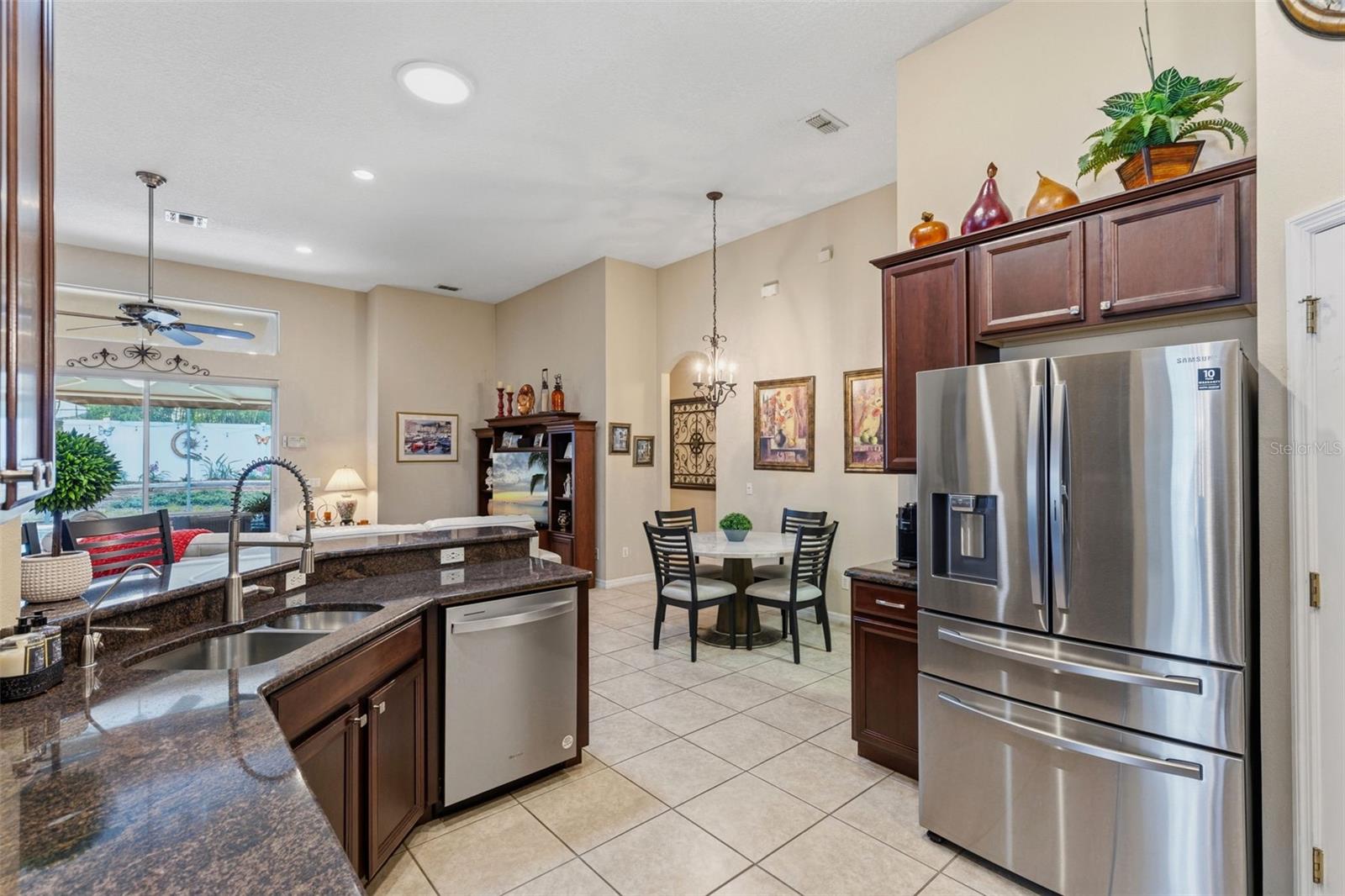 ALEXANDRIA PLACE - Residential