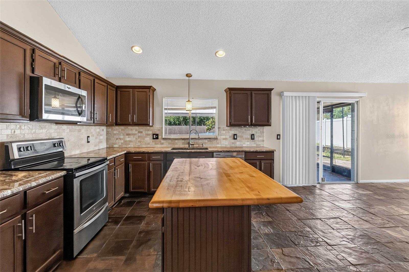 SILVER RIDGE PH 01 - Residential