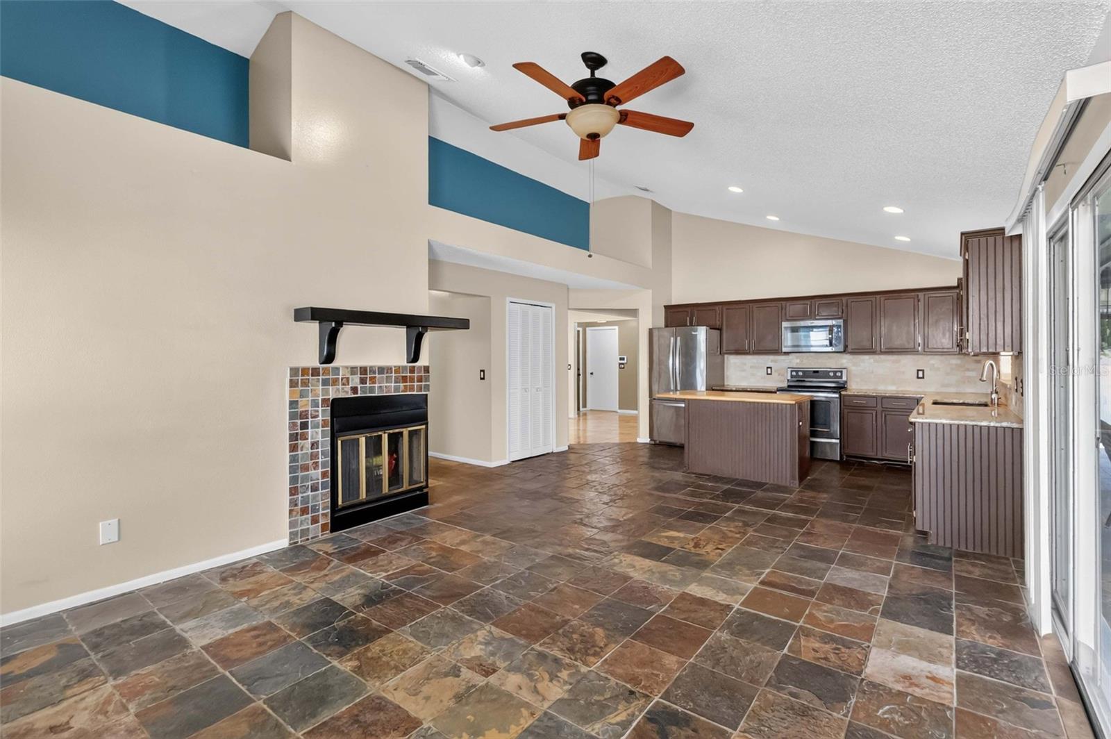 SILVER RIDGE PH 01 - Residential