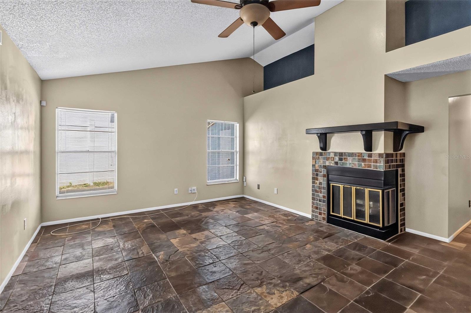SILVER RIDGE PH 01 - Residential