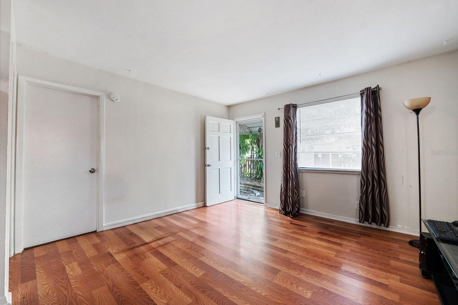 LELLMAN HEIGHTS 1ST SEC - Residential Income