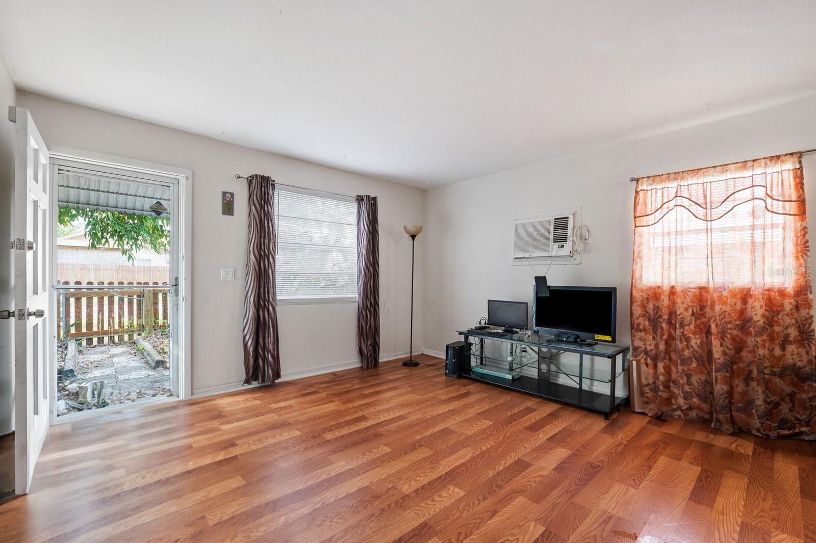 LELLMAN HEIGHTS 1ST SEC - Residential Income