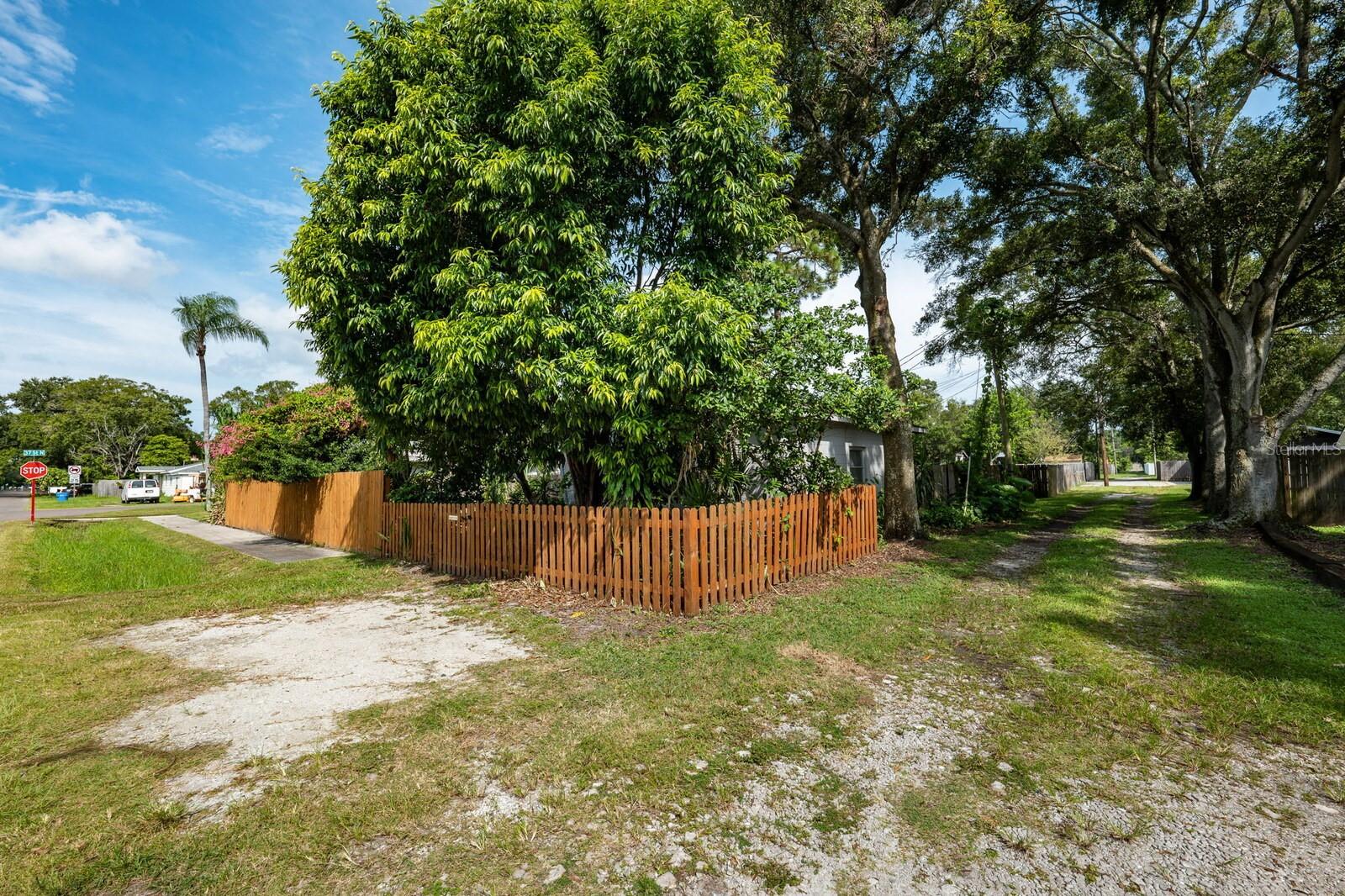 LELLMAN HEIGHTS 1ST SEC - Residential Income