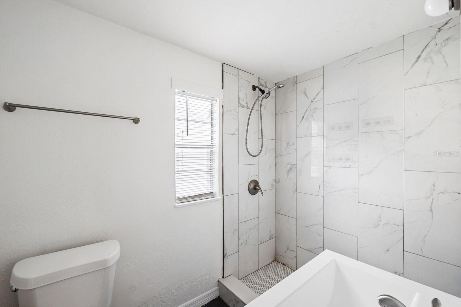 LELLMAN HEIGHTS 1ST SEC - Residential Income