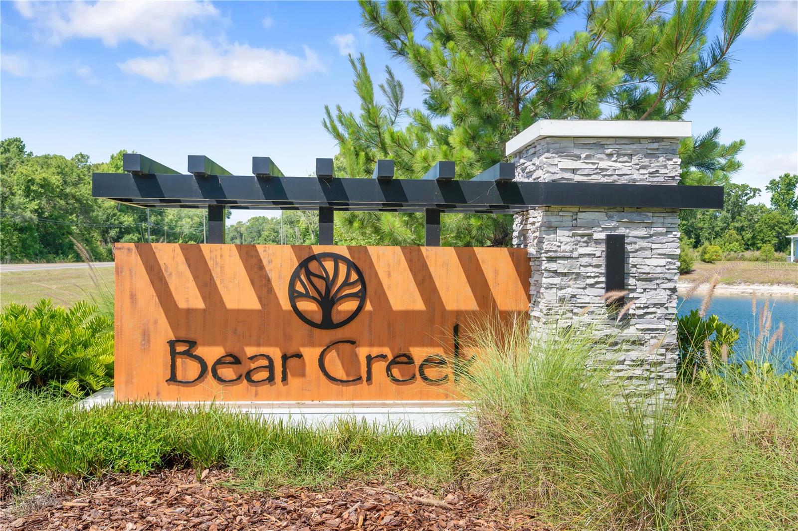 BEAR CRK TWNHMS - Residential