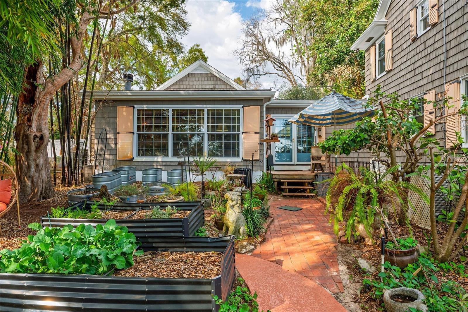 MOUNT DORA GARDNERS - Residential