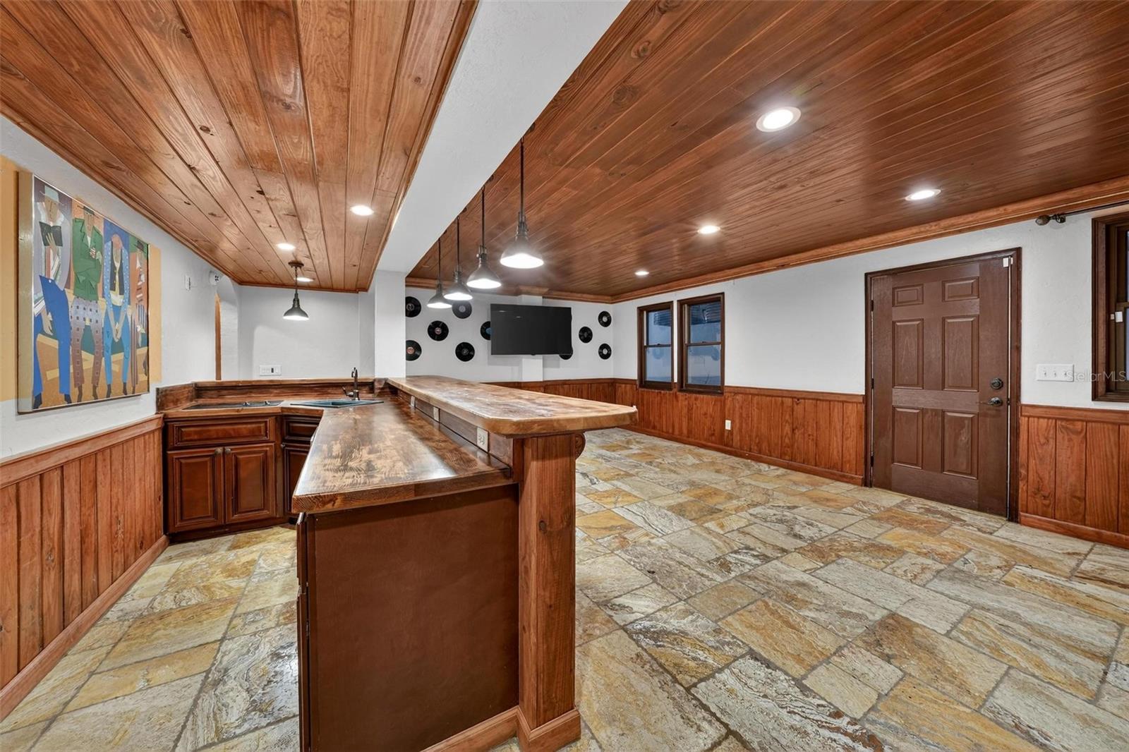 MOUNT DORA GARDNERS - Residential