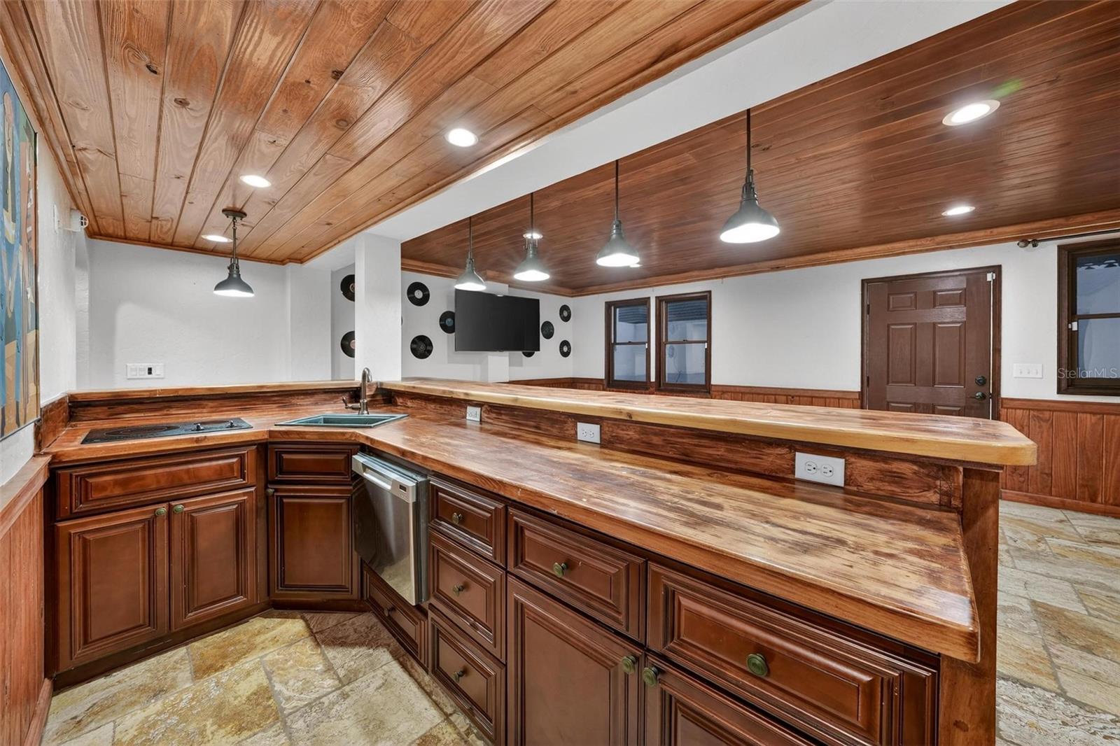 MOUNT DORA GARDNERS - Residential