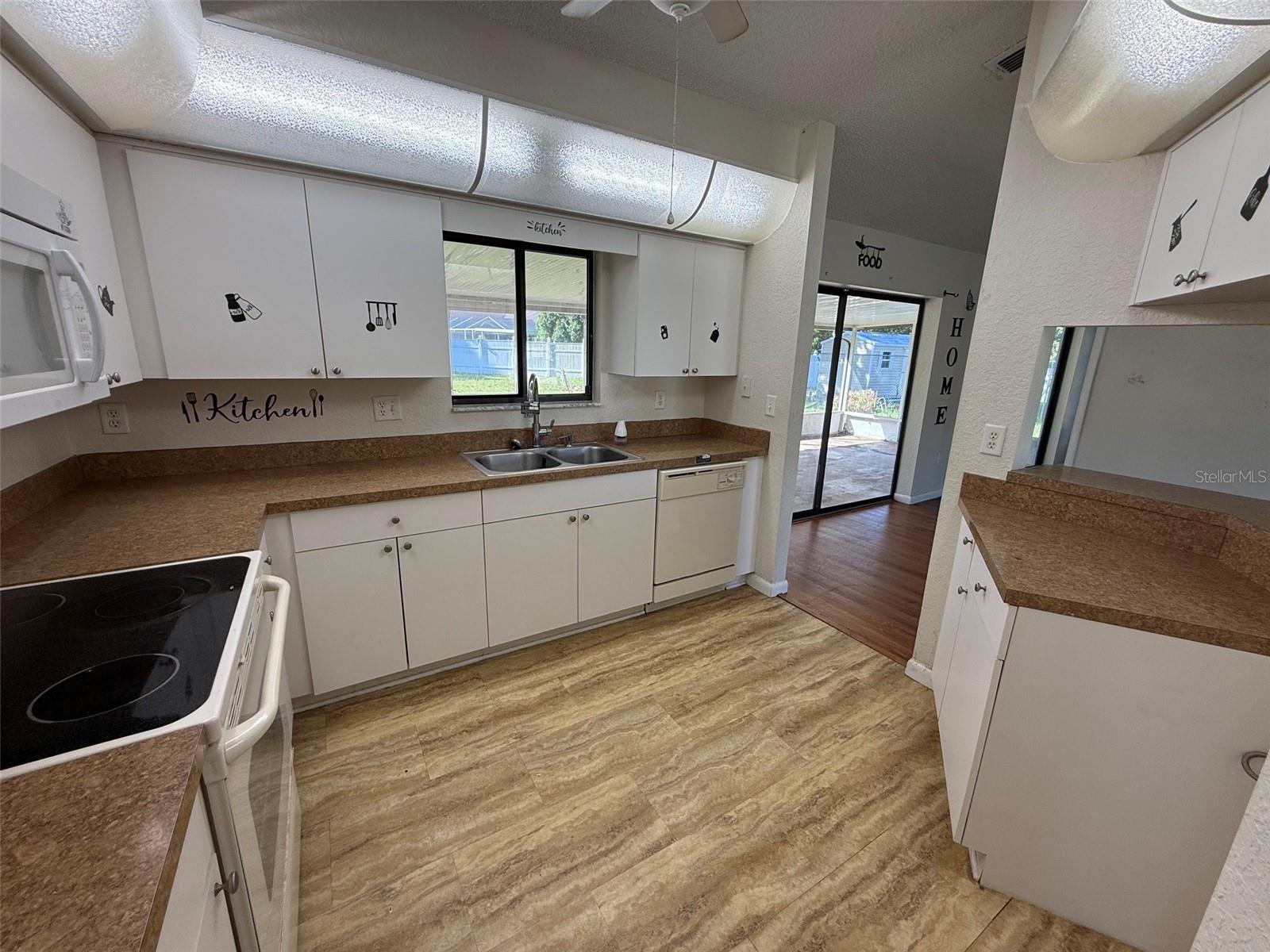 SPRING HILL - Residential